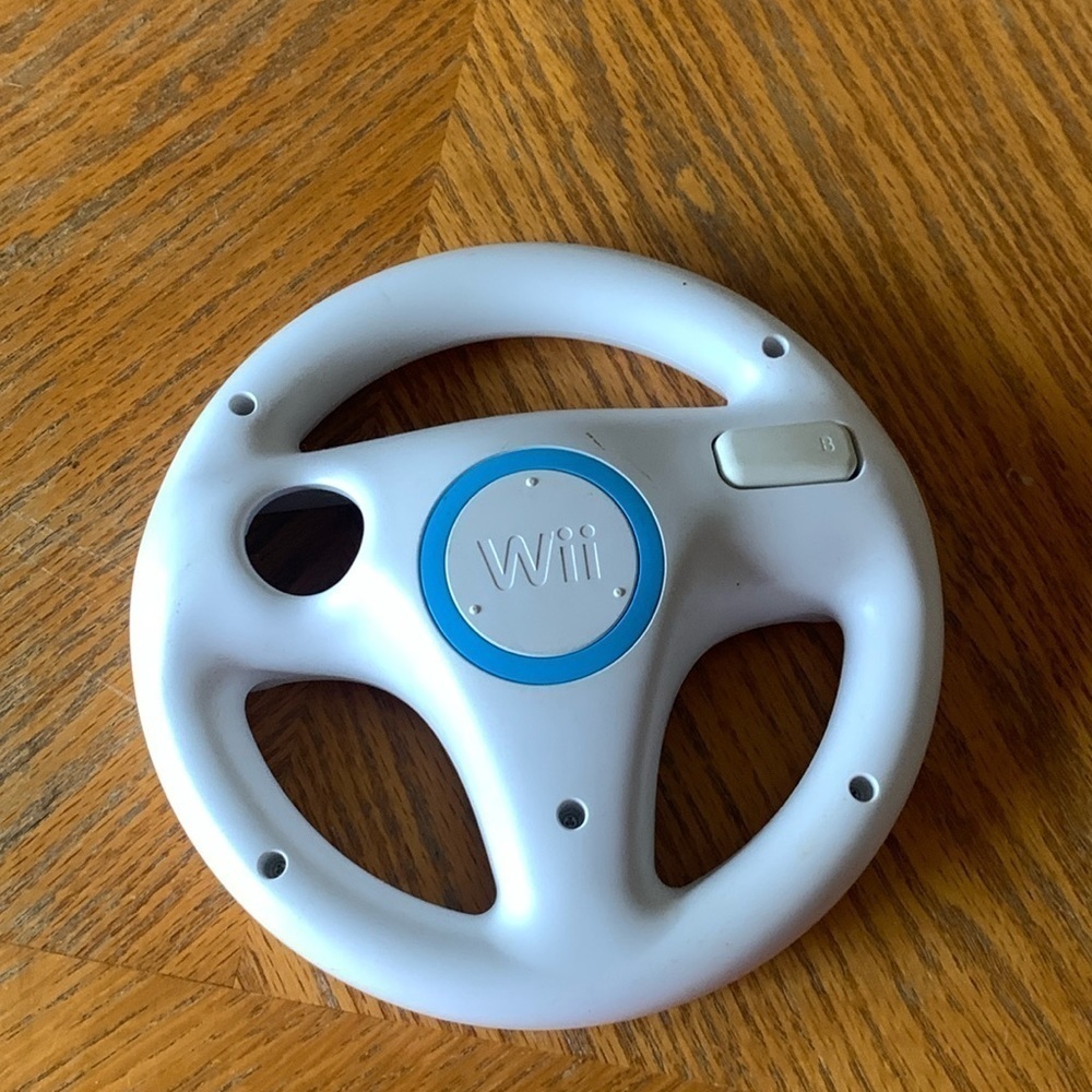 WII Preowned stearing wheel